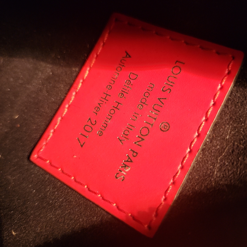 Red Louis Vuitton Men's Bag - Picture 2 of 3